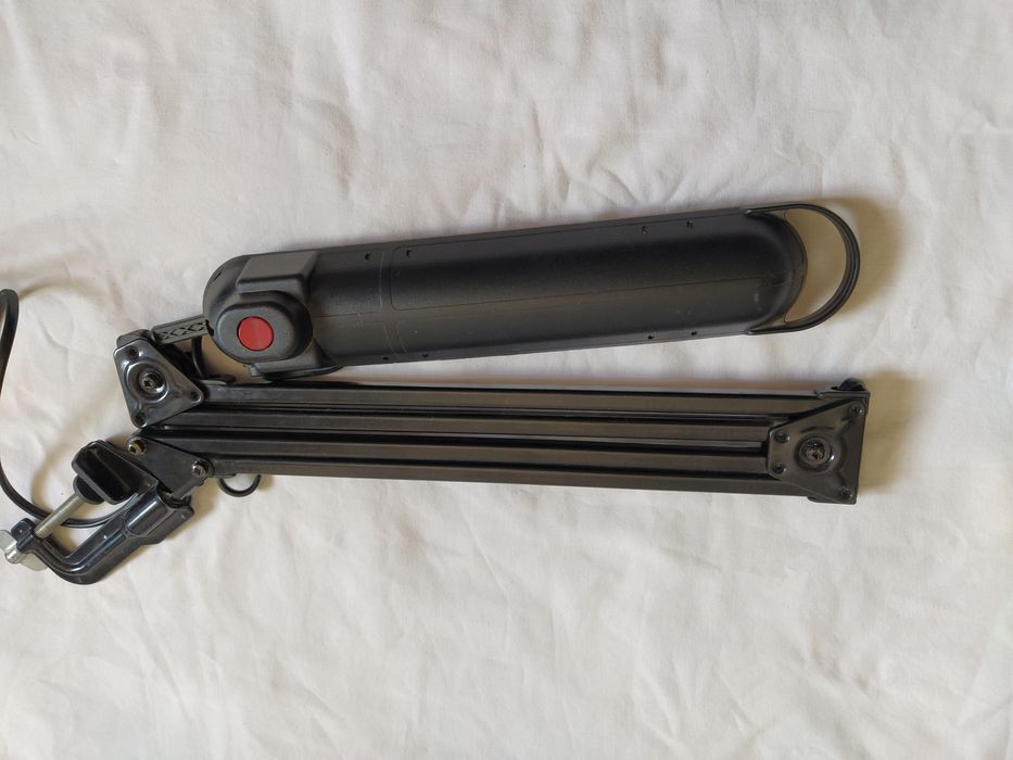 Светильник сотилади