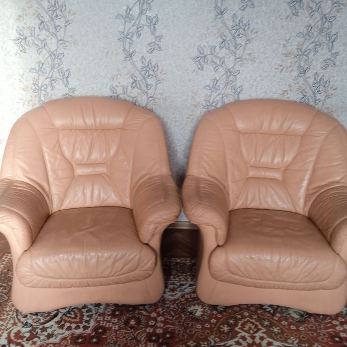 Продам Диван и два кресла