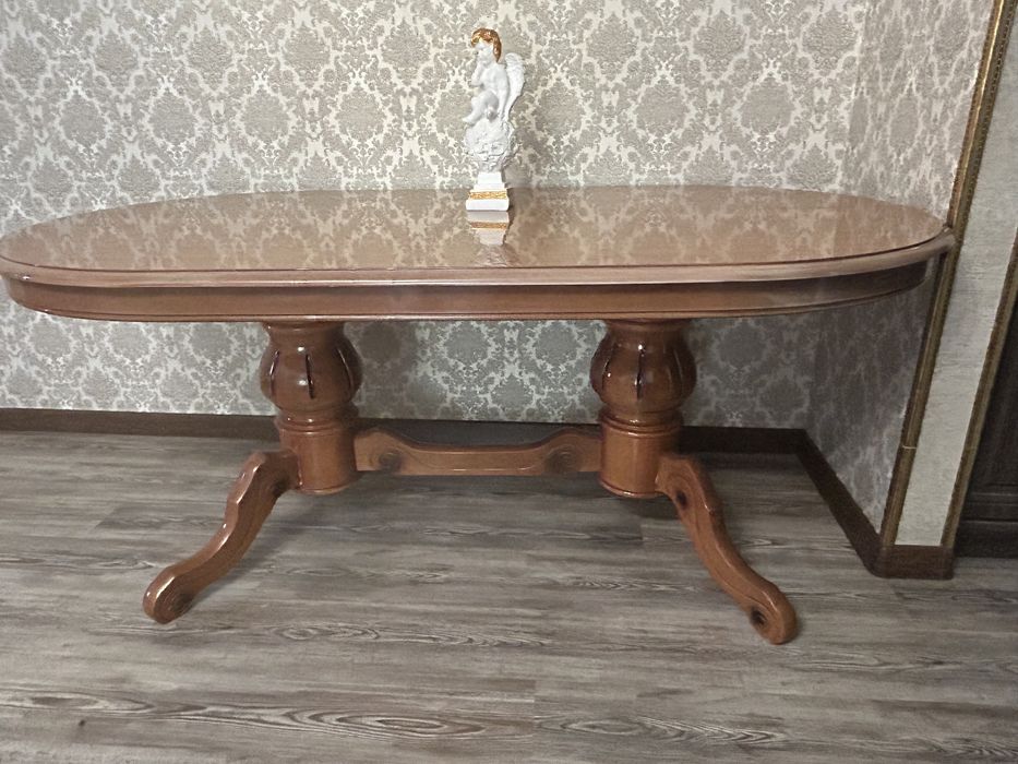 Продажа деревянного стола