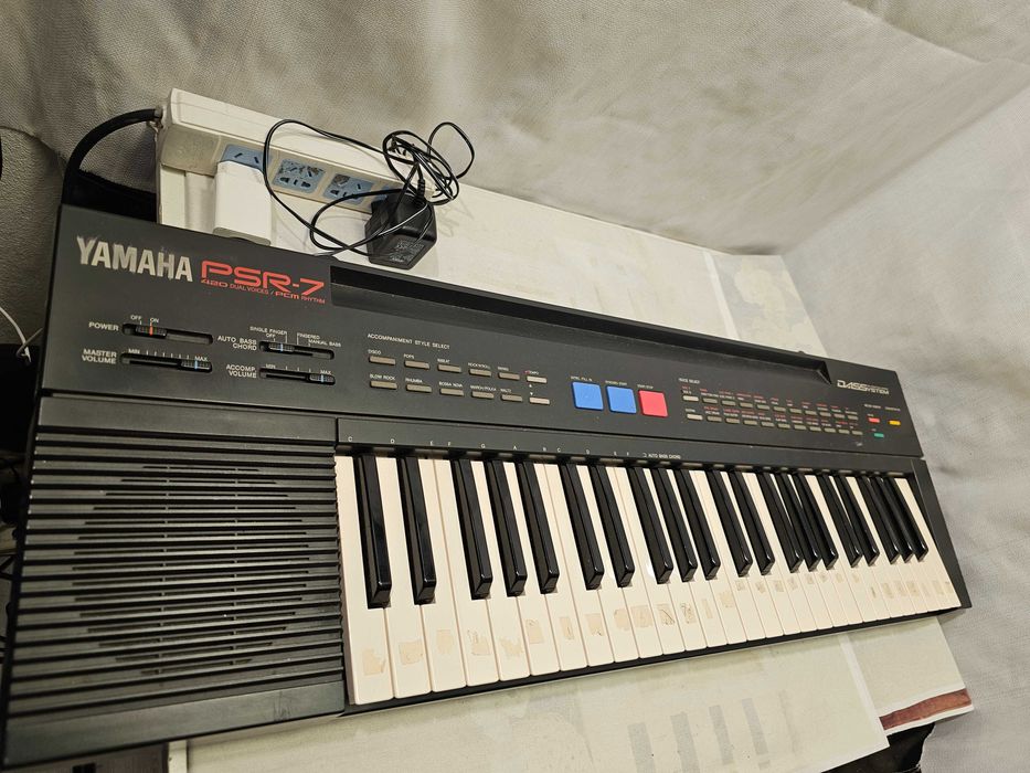 Clapa electronica Pian Yamaha PSR-7