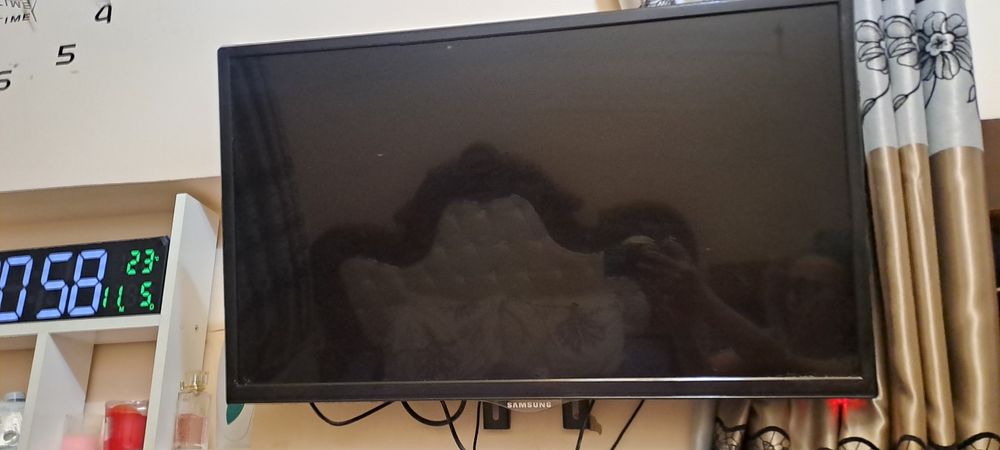 Samsung televizor, 32dyumli sotiladi.