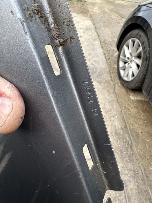 Aripă stânga față bmw f10.f11.