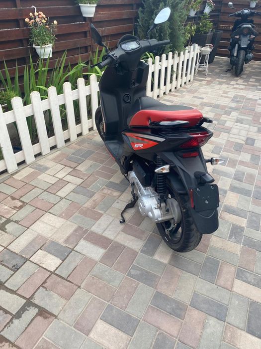 Scuter Aprilia sr 50 motard 2020 7000km moped