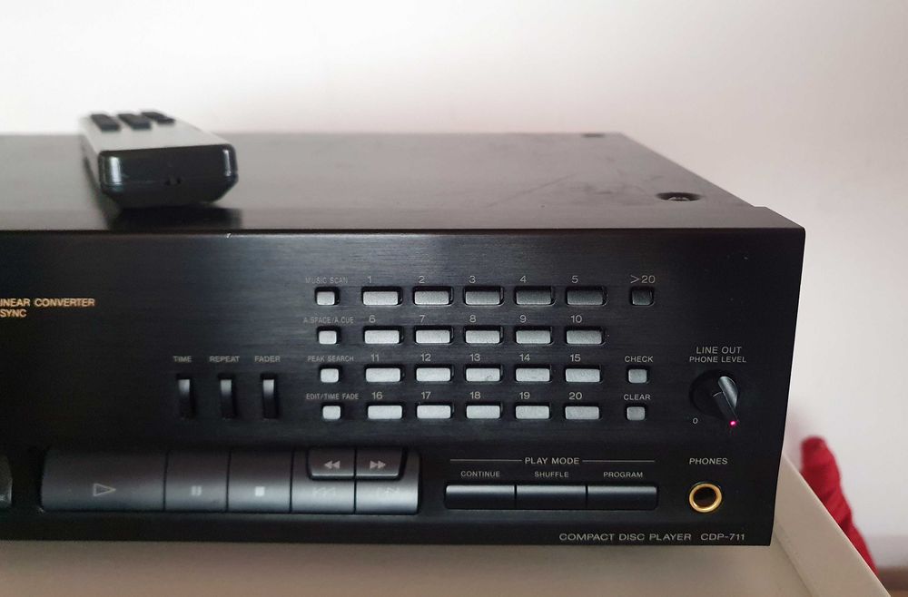 CD player Sony CDP-711 cu telecomandă