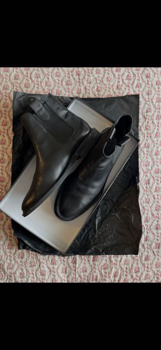 Кожени боти в черно ZARA