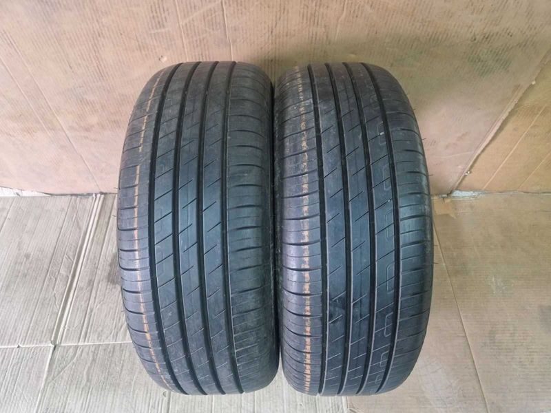 2 Goodyear R17 215/55
летни гуми DOT3520