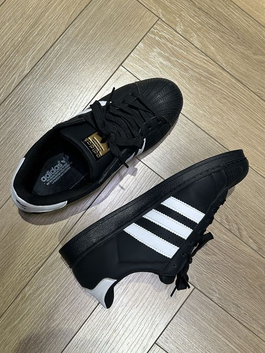 Adidas Superstar