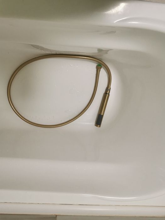 Vand cap de dus cu furtun