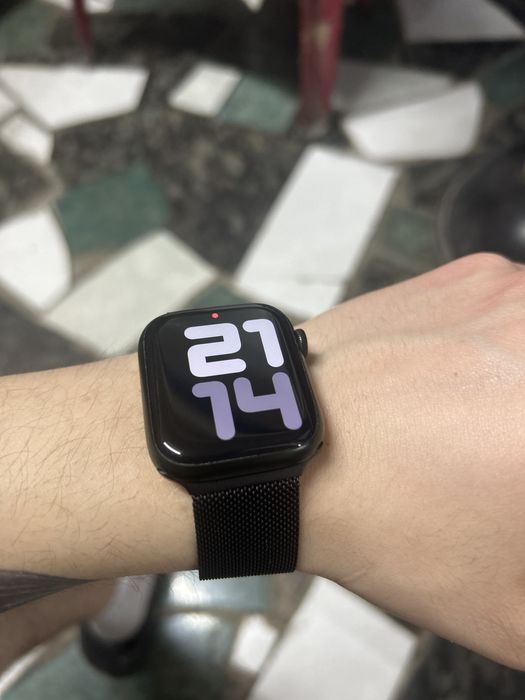 Продам Смарт-часы Apple Watch Series 7 45 мм зеленый