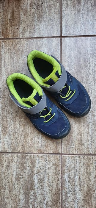Pantofi incaltaminte sport de drumetie Quechua