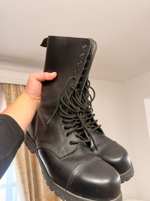 Bocanci Pure Trash nr.13 cu 14 găuri noi