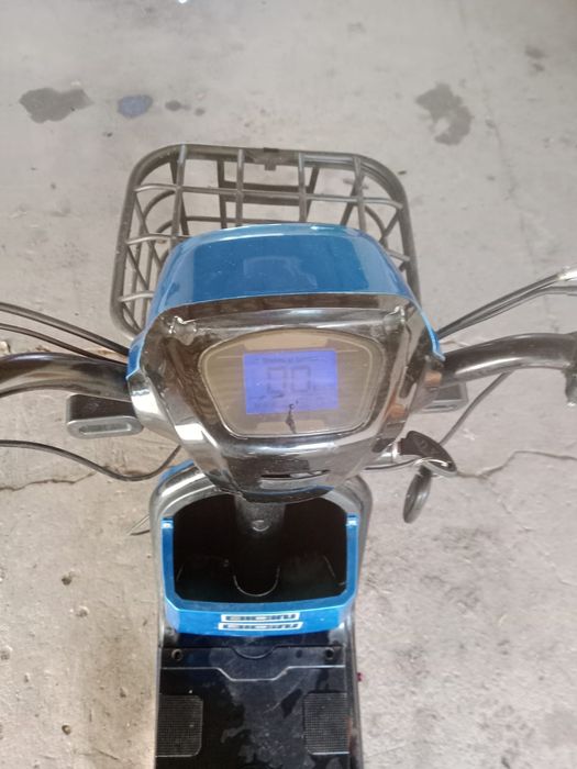 Продам  срочно  скутер