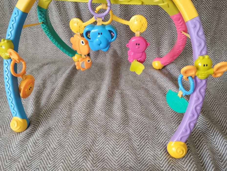 Fisher price активна гимнастика с животни