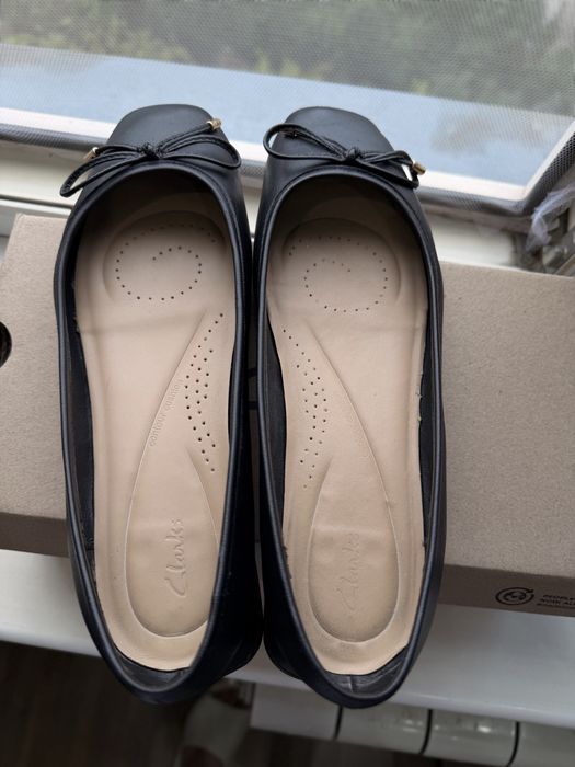Продам кожаные балетки Clarks 38-39 размера