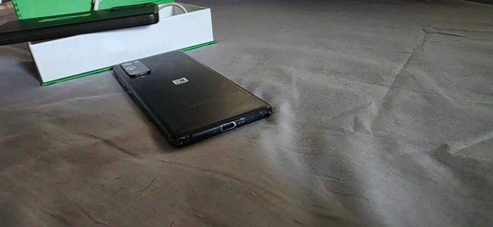 Samsung Galaxy S20FE 5G 6GB RAM 128GB Black-Без Забележки!