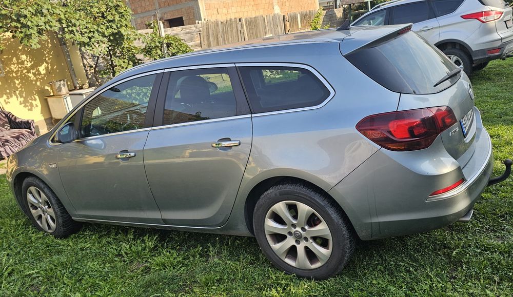 Opel Astra An 2012
