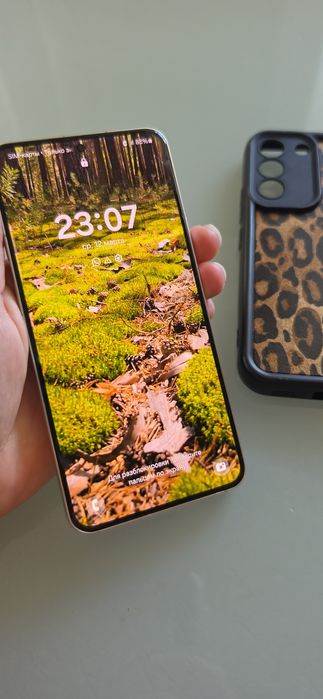 Продам samsung galaxy s22