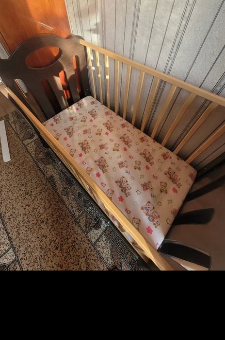 Детская кроватка для малышей.