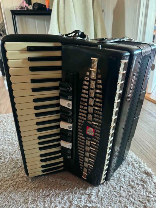 Acordeon Boile 120  basi 11 registre