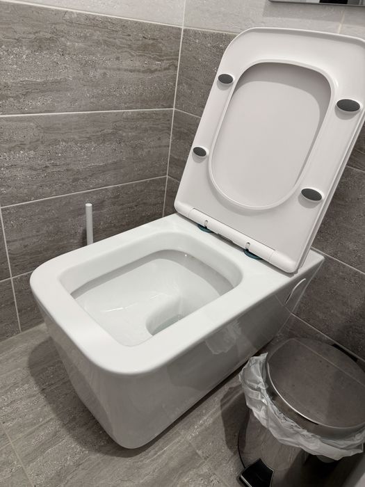 VAS WC Suspendat  Dalet Square cu Capac  SOFT CLOSE