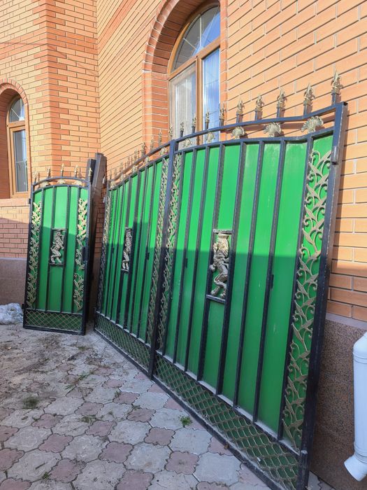 Ворота входные длинной 4м+1м калитка
