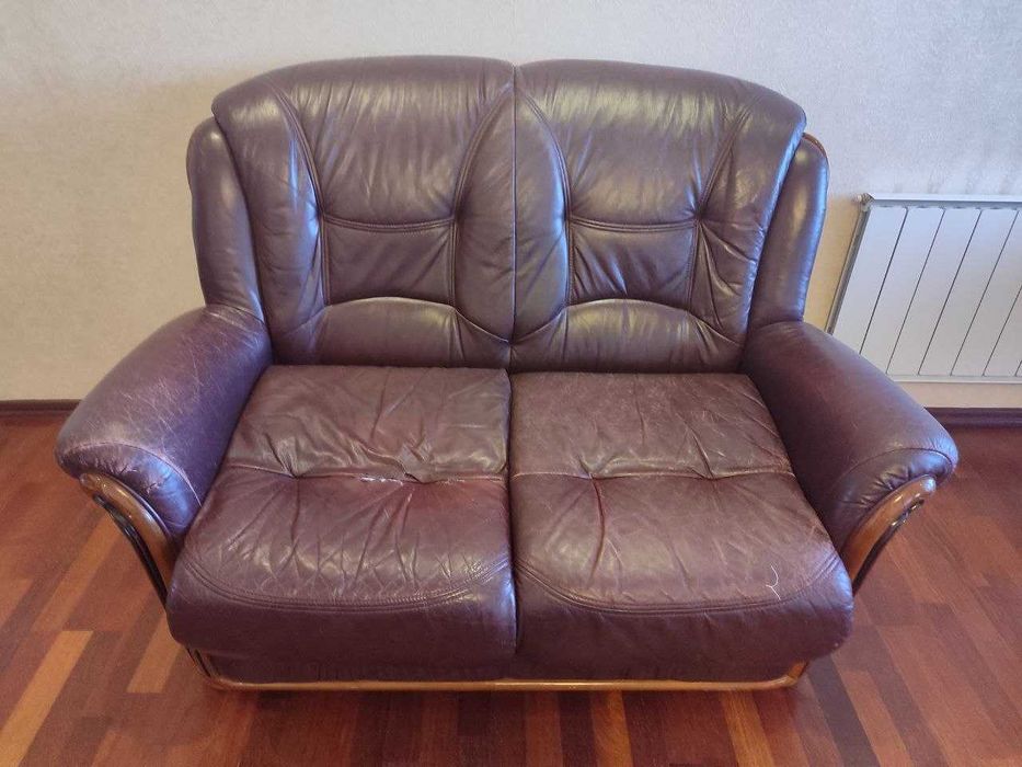 Комплект кожаных диванов