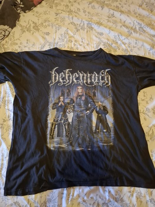 Тениски на метъл групи