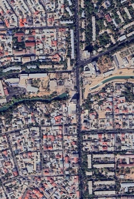 Продаётся 13.5 соток участок вдоль дороги по ул. Чапаната
