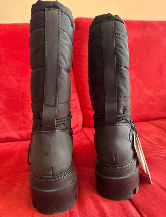 Calvin Klein Jeans- апрески, 40 номер