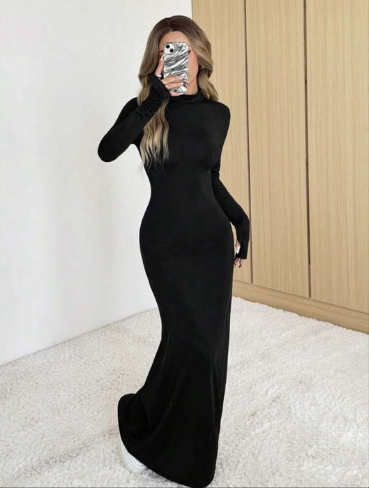 Черна рокля по тялото