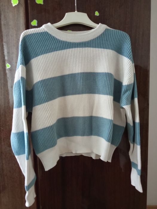 Пуловер в синьо и бяло