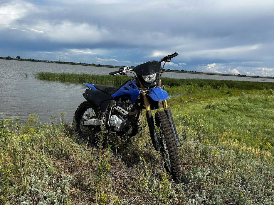 Продаеться эндуро 250 кубов