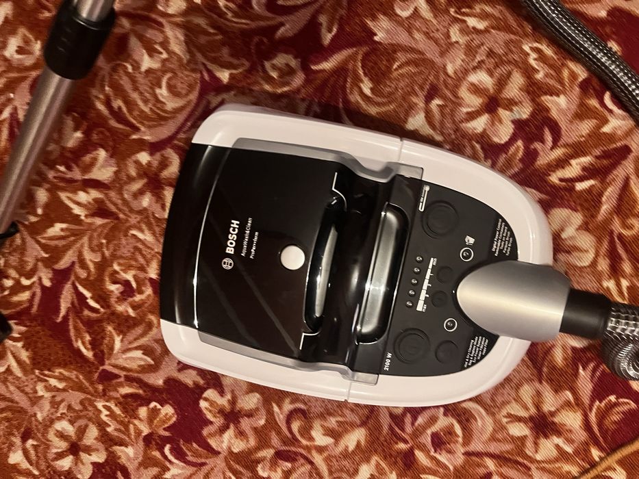 Пылесос рабочий.