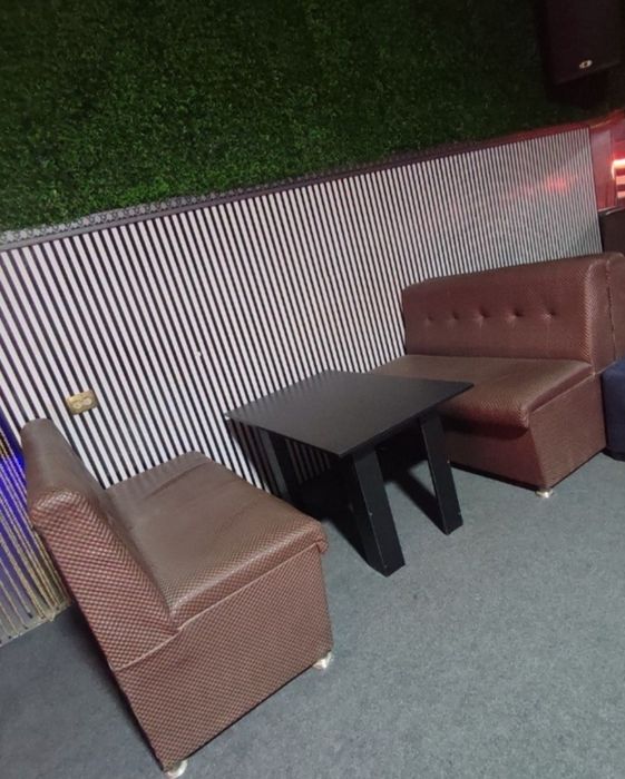 Мягкий мебель , уголок диваны и стол