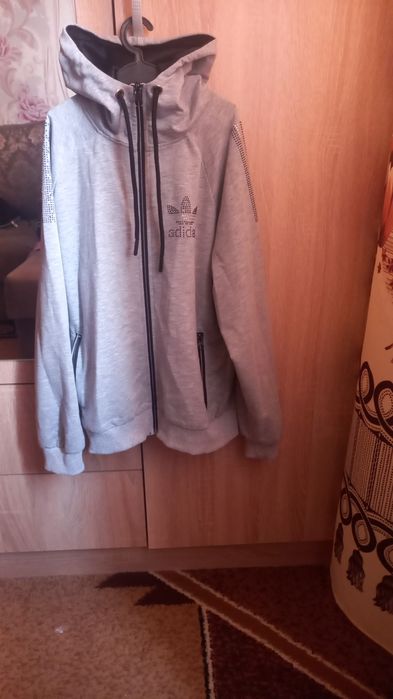 Продам кофты на девочку