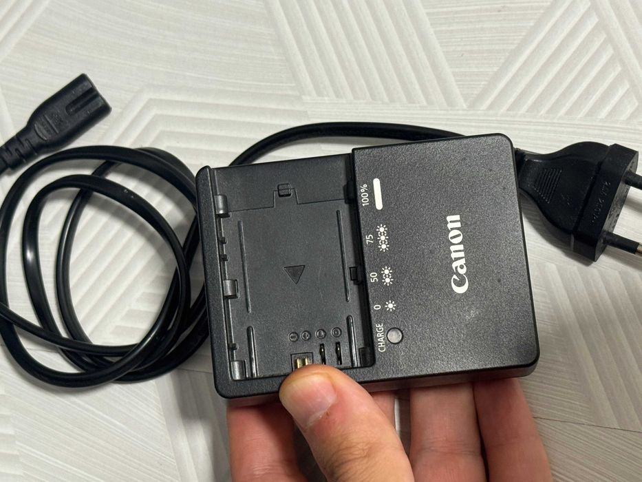 Incarcator Canon LC-E6E + acumulator Canon LP-E6N
