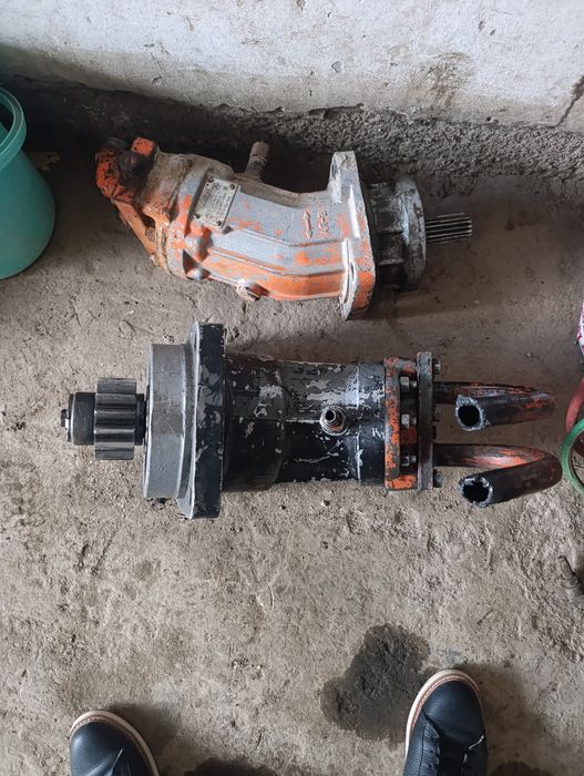 Traktor zapchast GIDRO NASOZ sotiladi