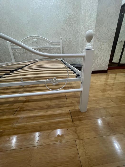 Продам Кровать 160/200