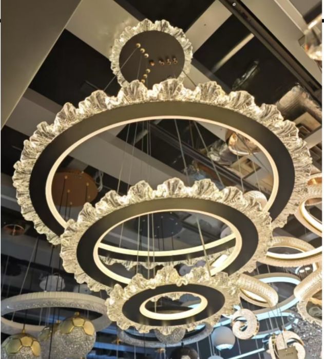 Lustre led din cristal modele elegante si moderne
