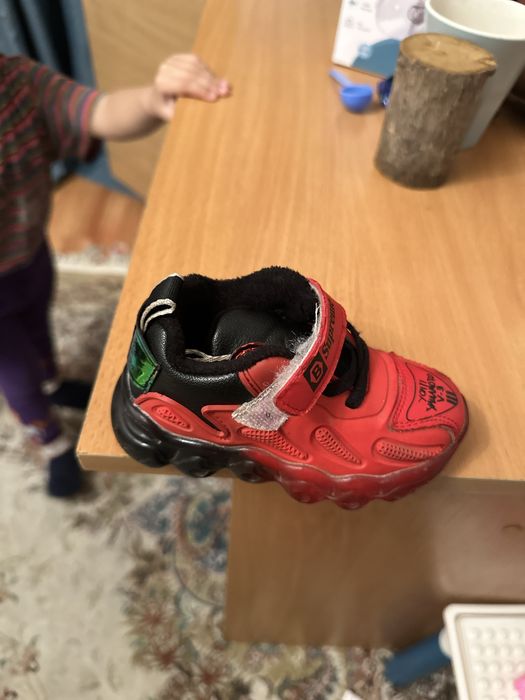 Женские перчатки