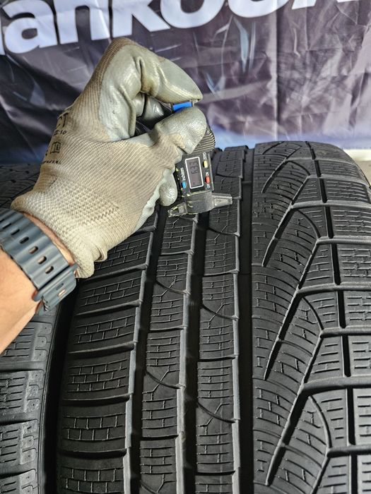 2 anvelope iarna 275 35 20 Pirelli
