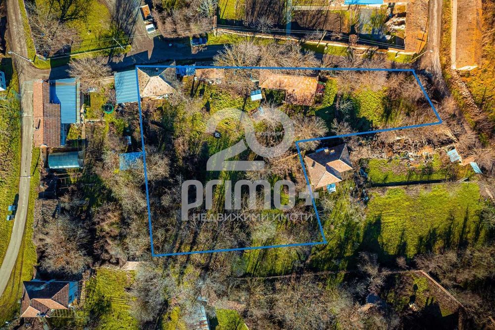 Къща с голям парцел в с. Русаля