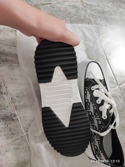 Продам кроссовки премиум класса