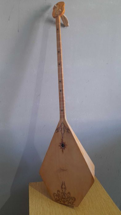 Продаётся домбра