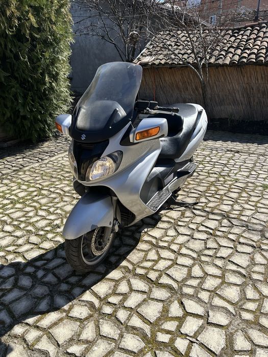 Сузуки Бъргман 650