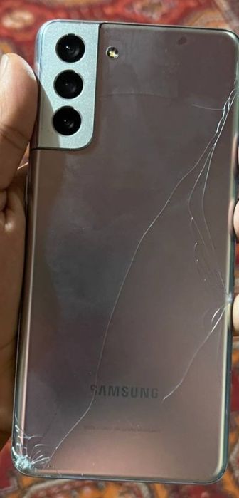 Samsung (S21 plus)