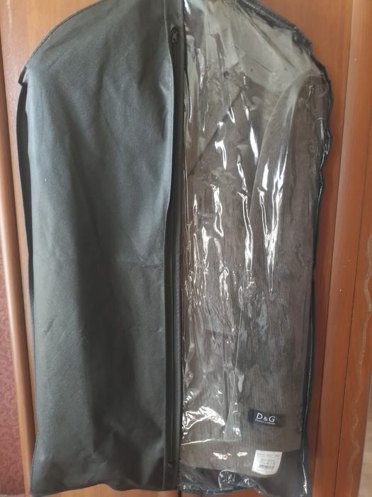 Продаю костюм dolce gabbana