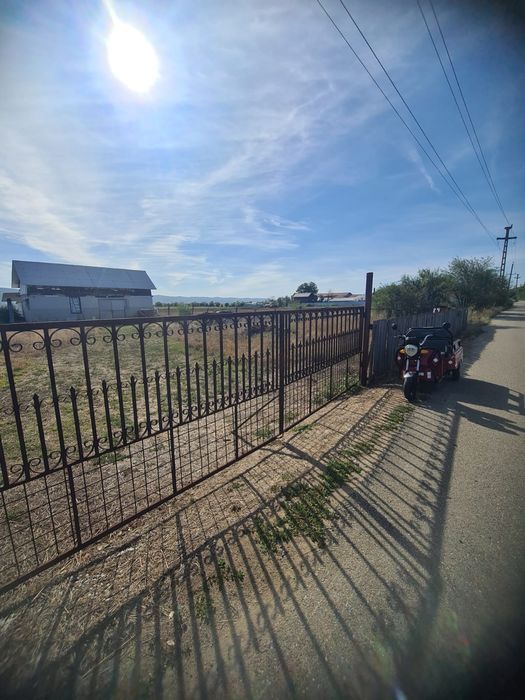 Vând teren intravilan 10 000 mp