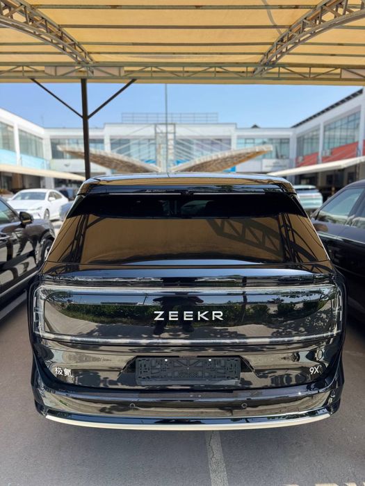 Zeekr X 2025 — 2