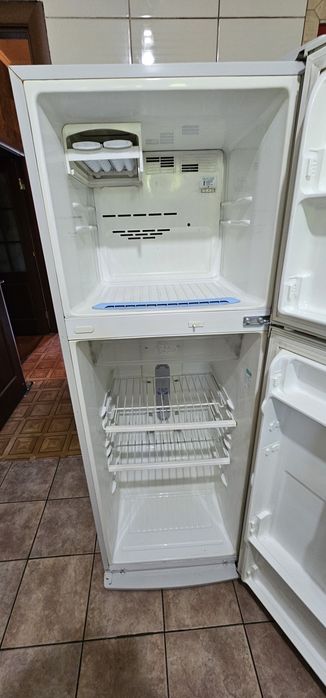 Холодильник LG рабочий